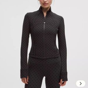 Lululemon- cropped define - flocked polka black
